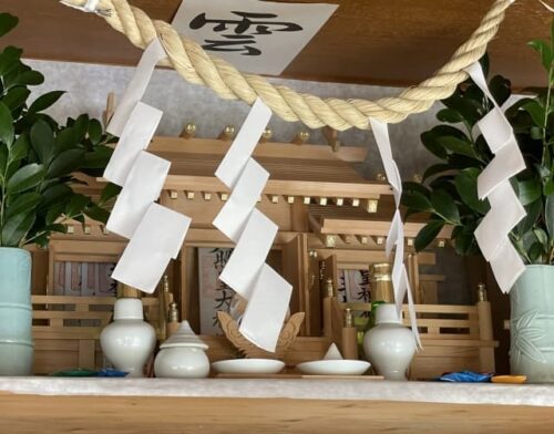 さかきとしめ縄